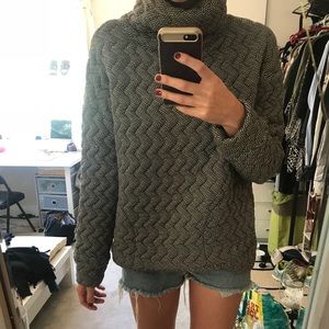 GapFit by Gap quilted turtleneck sweater sz Small